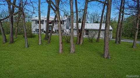 205 Gerst Rd, Addison, MI 48367
