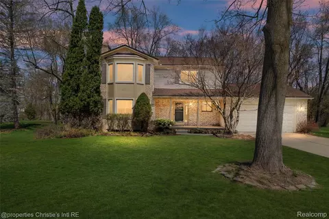 7514 Olde Sturbridge Trl, Independence, MI 48348