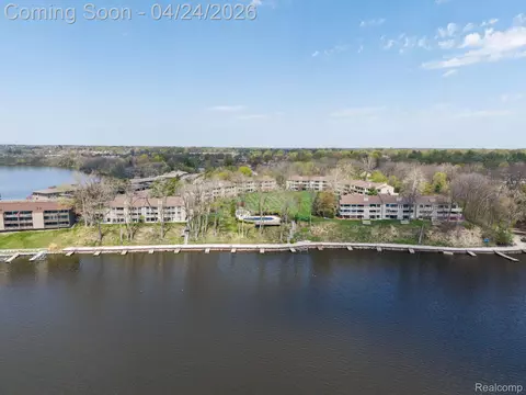 1680 Cliffs Lndg #302E, Ypsilanti, MI 48198