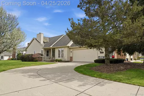 16318 Country Knoll Dr, Northville, MI 48168