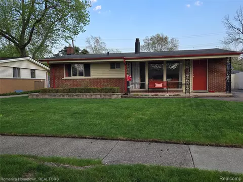 9166 Idaho St, Livonia, MI 48150