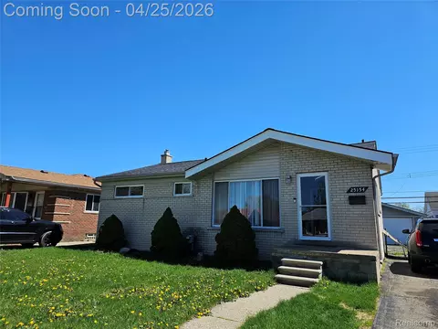 25154 Huron St, Roseville, MI 48066