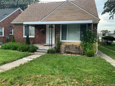 16735 Lincoln Ave, Eastpointe, MI 48021