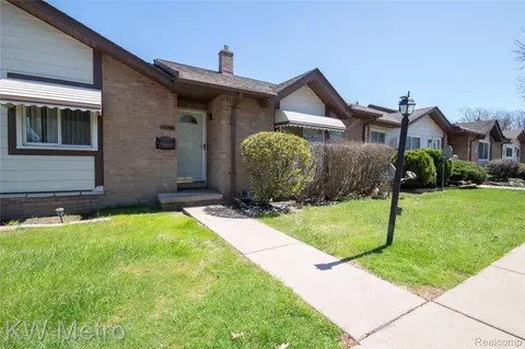 8401 18 Mile Rd #253, Sterling Heights, MI 48313
