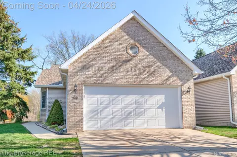 9201 Emily Dr, Davison, MI 48423