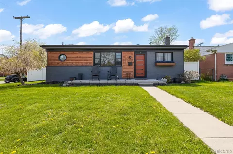 14911 Cook St, Southgate, MI 48195