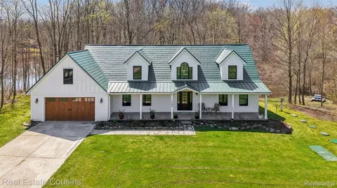 7249 Driftwood Dr, Deerfield, MI 48430