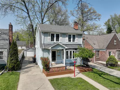 59 Wellesley Dr, Pleasant Ridge, MI 48069