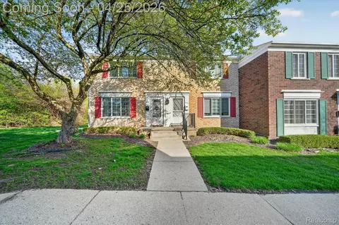 445 Baldwin Ave, Rochester, MI 48307