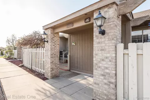 61960 Arlington #3, South Lyon, MI 48178