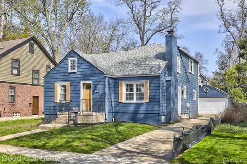 23 Fairwood Blvd, Pleasant Ridge, MI 48069