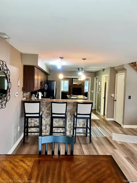 Kitchen - 8065 S Portage Rd, Jackson, MI 49201 photo 2 of 4