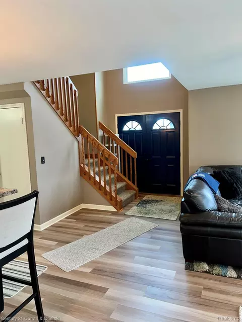 Entry Way - 8065 S Portage Rd, Jackson, MI 49201 photo 1 of 4