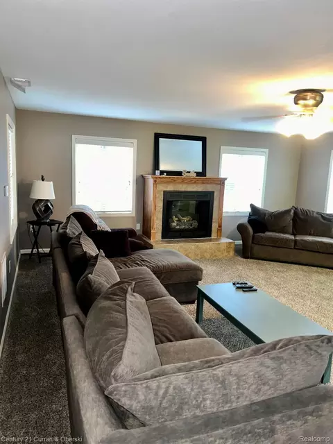 Living - 8065 S Portage Rd, Jackson, MI 49201 photo 3 of 4