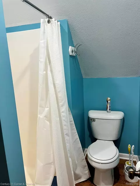 Bath - 8065 S Portage Rd, Jackson, MI 49201 photo 5 of 5