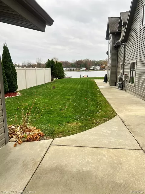 Exterior - 8065 S Portage Rd, Jackson, MI 49201 photo 2 of 4