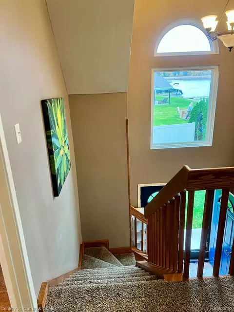 Entry Way - 8065 S Portage Rd, Jackson, MI 49201 photo 2 of 4