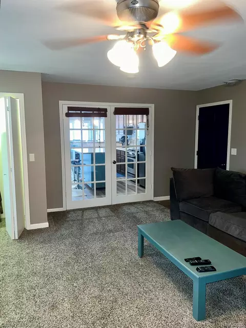 Living - 8065 S Portage Rd, Jackson, MI 49201 photo 2 of 4