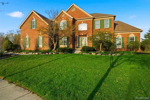 26566 Anchorage Ct, Novi, MI 48374