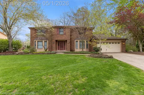 29216 Arlington Way Ct, Farmington Hills, MI 48331