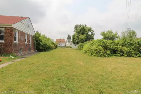 5861 Bingham St, Dearborn, MI 48126