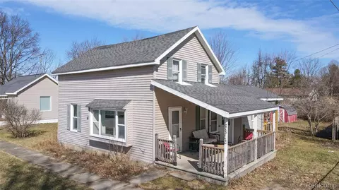 6812 Sherman St, North Branch, MI 48461
