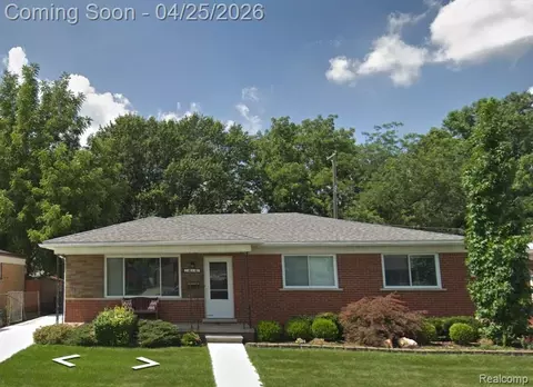 28347 Los Olas Dr, Warren, MI 48093