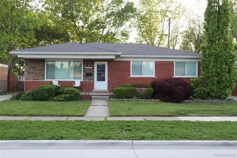 28347 Los Olas Dr, Warren, MI 48093