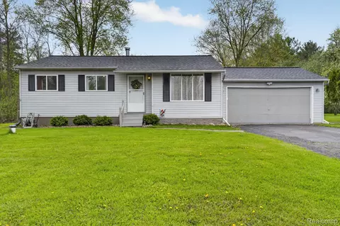 6401 N Webster Rd, Mount Morris, MI 48458
