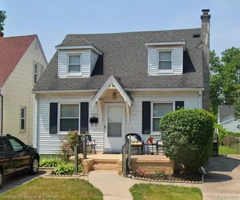 5737 N Vernon St, Dearborn Heights, MI 48127
