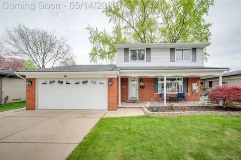 11226 Lorman Dr, Sterling Heights, MI 48312