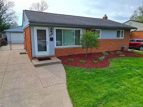 236 Darwin St, Westland, MI 48186