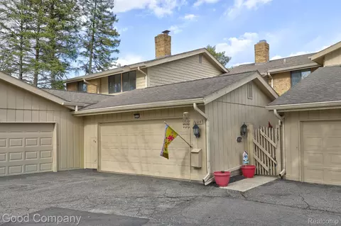 7105 Pebble Park Dr, West Bloomfield, MI 48322