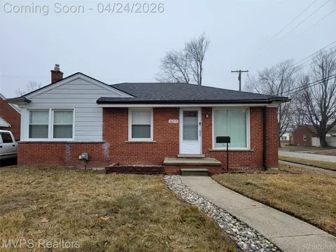 28259 Floral St, Roseville, MI 48066