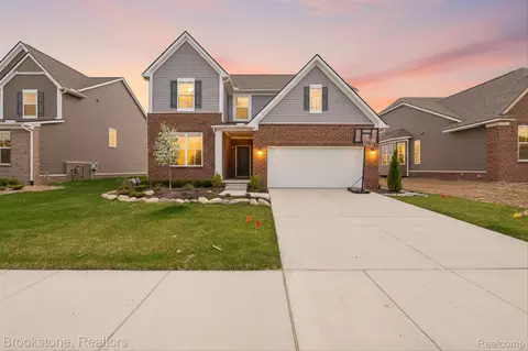 2344 Provencal Dr, Commerce, MI 48382