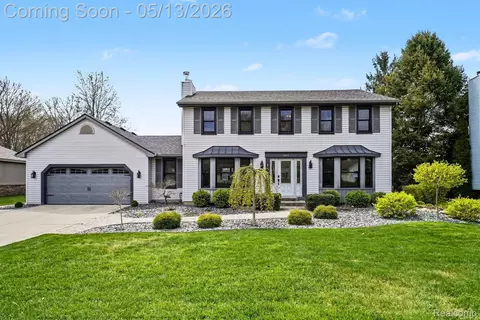 6419 Almond Ln, Independence, MI 48346