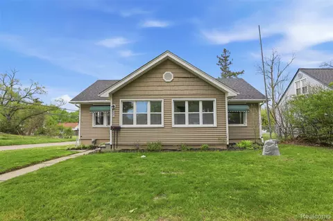 237 S Chocolay Ave, Clawson, MI 48017