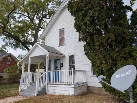 220 W Park St, Lapeer, MI 48446