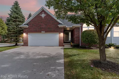 44258 Constellation Dr, Sterling Heights, MI 48314