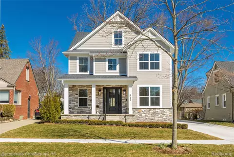 2093 Pembroke Rd, Birmingham, MI 48009