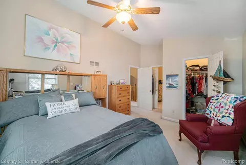 Bedroom - 504 Olcott Lake Dr, Jackson, MI 49201 photo 1 of 7