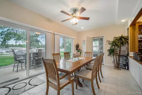 Dining - 504 Olcott Lake Dr, Jackson, MI 49201 photo 2 of 2