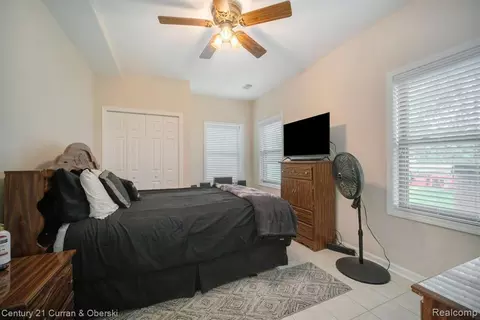 Bedroom - 504 Olcott Lake Dr, Jackson, MI 49201 photo 7 of 7