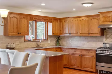 Kitchen - 4425 Bethuy Rd, Casco, MI 48064 photo 3 of 7