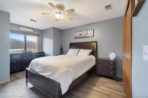 Bedroom - 7151 Bayview Rd, Jackson, MI 49201 photo 3 of 3