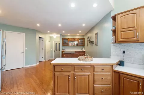 Kitchen - 7151 Bayview Rd, Jackson, MI 49201 photo 4 of 4