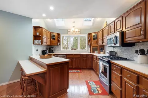 Kitchen - 7151 Bayview Rd, Jackson, MI 49201 photo 2 of 4