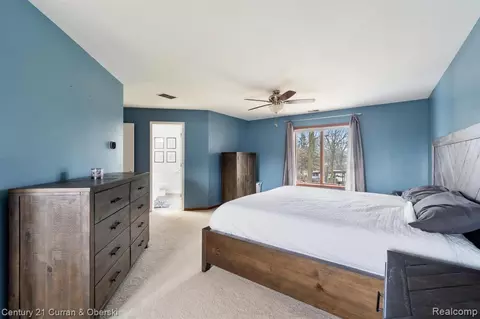 Bedroom - 7151 Bayview Rd, Jackson, MI 49201 photo 2 of 3