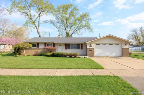 28612 Donnelly St, Garden City, MI 48135