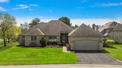 22025 Orchard Way, Beverly Hills, MI 48025